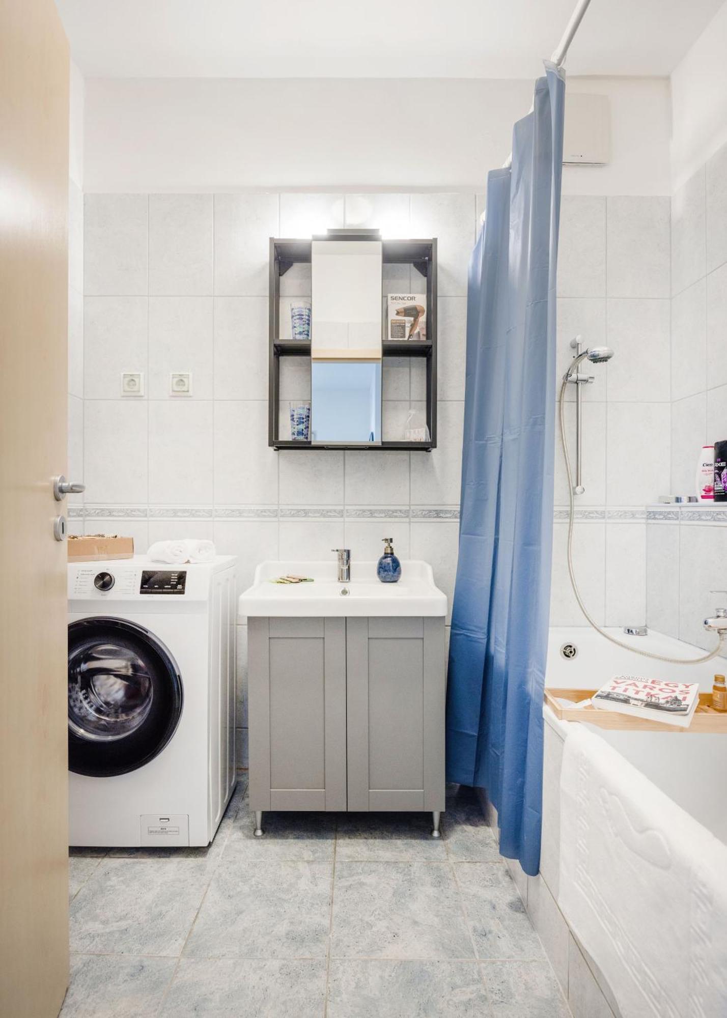 Modern Two-Bedroom Apartment With Free Parking Budapest Extérieur photo