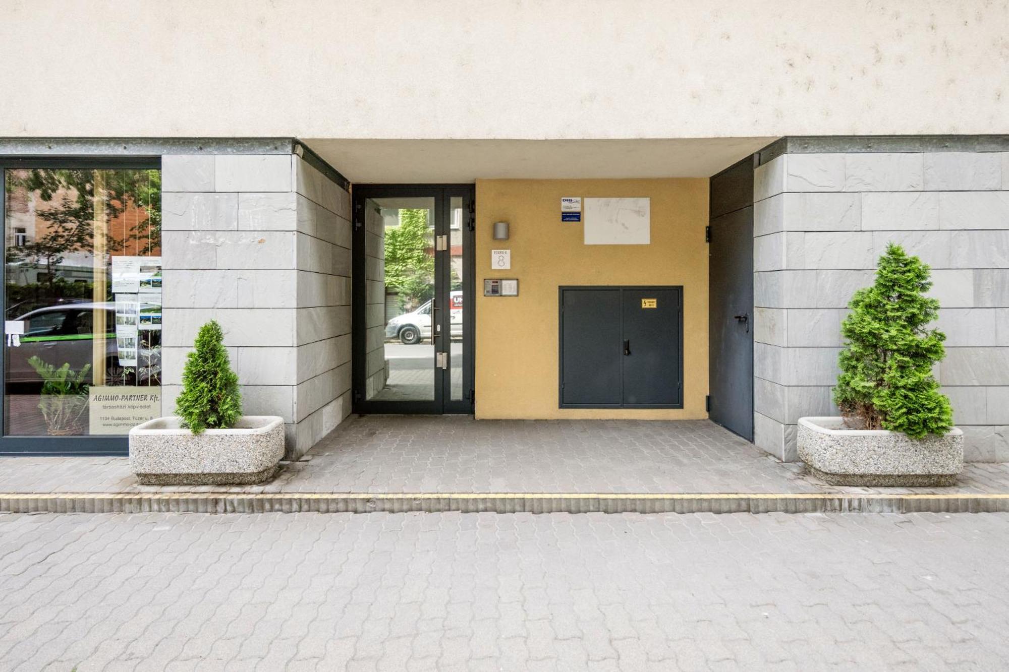 Modern Two-Bedroom Apartment With Free Parking Budapest Extérieur photo